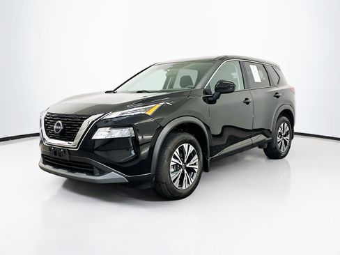 Used 2023 Nissan Rogue SV image 3