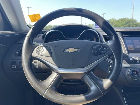 Used 2019 Chevrolet Impala LT FWD image 23