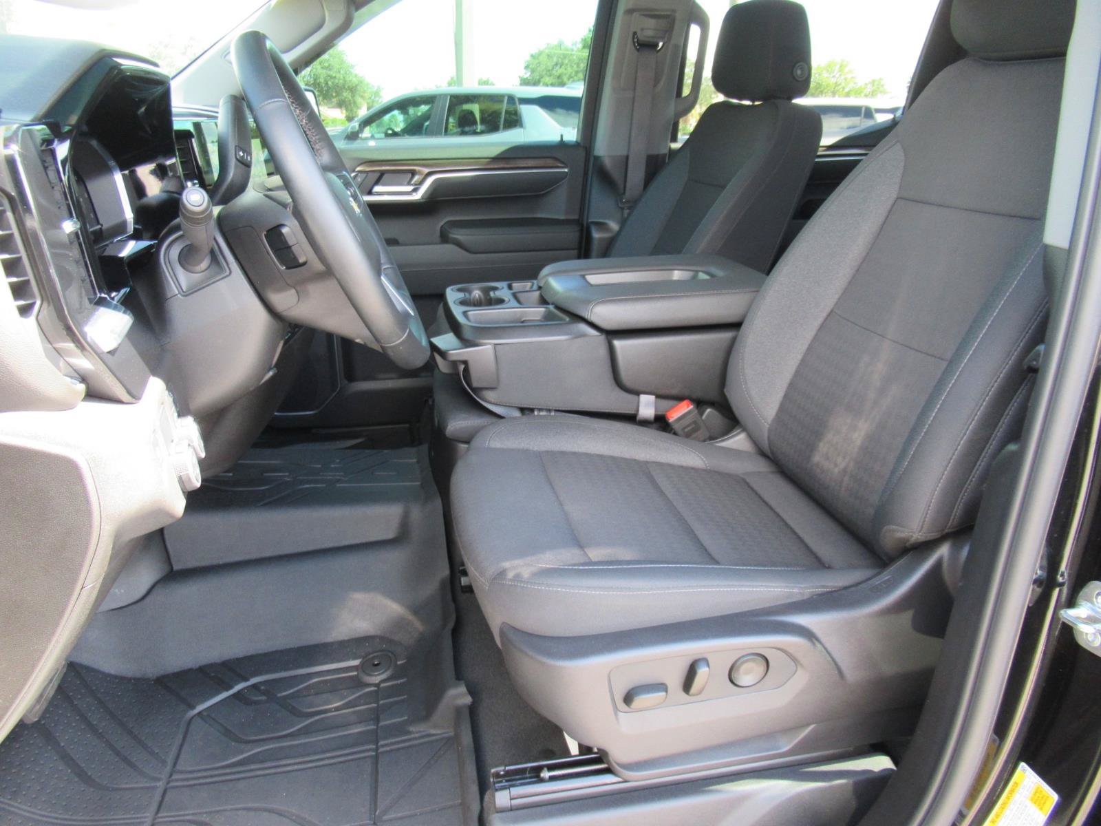 Used 2025 Chevrolet Silverado 1500 LT RWD image 21