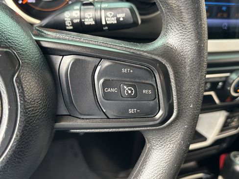 Used 2018 Jeep Wrangler Unlimited Sport image 24