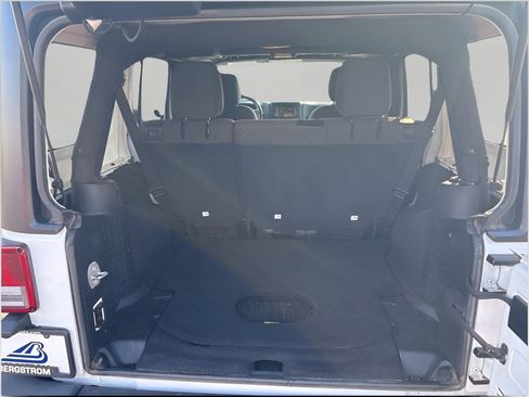 Used 2018 Jeep Wrangler Unlimited Sport S AWD/4WD image 13