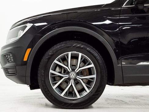 Used 2020 Volkswagen Tiguan SE w/ Panoramic Sunroof Package AWD/4WD image 28