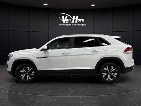 Used 2025 Volkswagen Atlas Cross Sport SE image 11