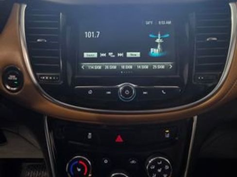 Used 2017 Chevrolet Trax Premier w/ Driver Confidence II Package image 19