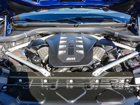 Used 2025 BMW X7 M60i image 33