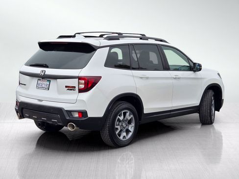 Used 2023 Honda Passport TrailSport image 4