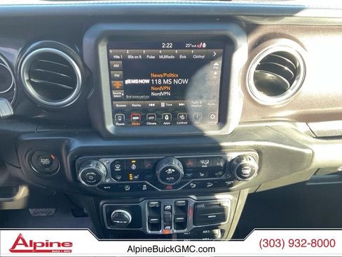 Used 2020 Jeep Wrangler Sahara image 11