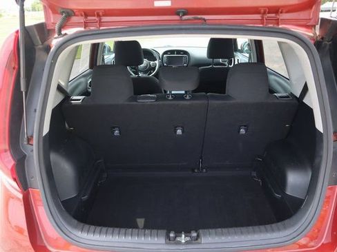 Used 2022 Kia Soul LX image 22