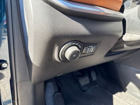 Used 2024 Jeep Compass Limited w/ Elite Group AWD/4WD image 18