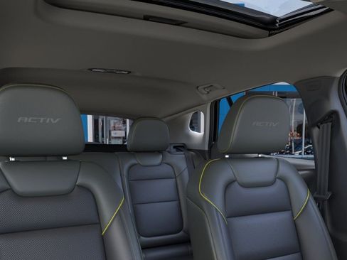 New 2026 Chevrolet Trax ACTIV w/ Sunroof Package FWD image 24