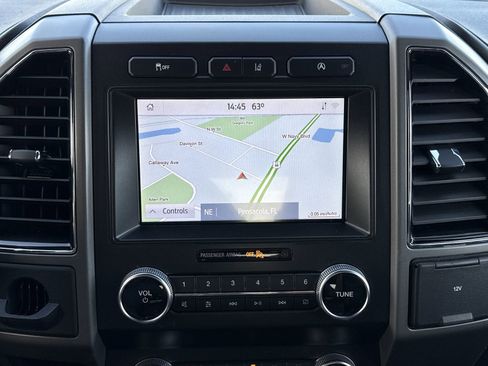 Used 2021 Ford Expedition XLT image 19