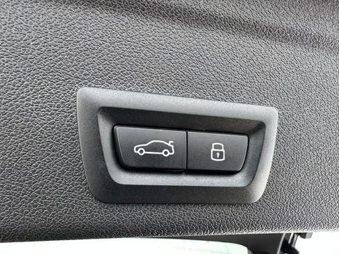 Used 2024 BMW X6 xDrive40i w/ Premium Package image 11