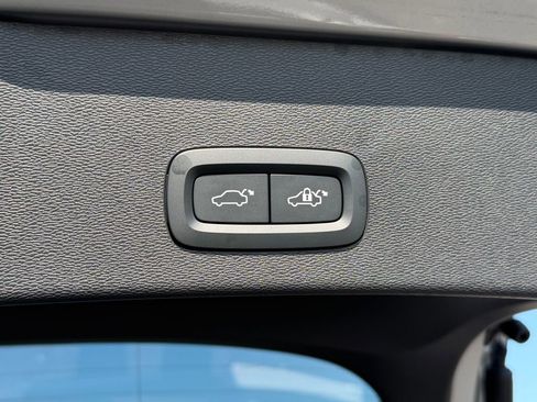 Certified 2023 Volvo C40 P8 Recharge Plus AWD/4WD image 8