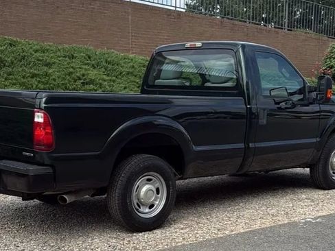 Used 2015 Ford F250 XL w/ Power Equipment Group RWD image 6