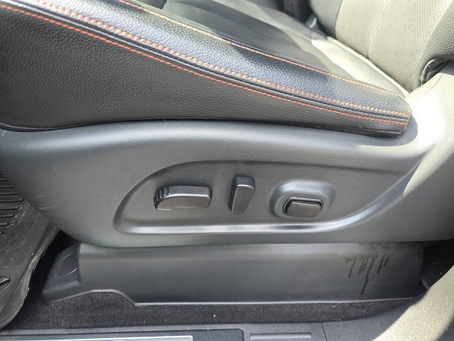 Used 2024 Nissan Titan PRO-4X w/ Pro-4x Convenience Package AWD/4WD image 18