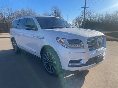 Used 2018 Lincoln Navigator Reserve w/ Technology Package image 2