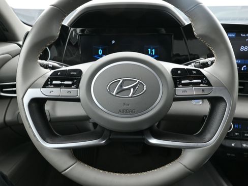 Used 2021 Hyundai Elantra SEL w/ Convenience Package image 13