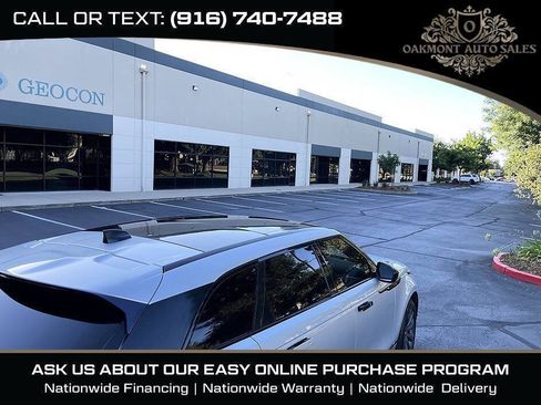 Used 2018 Land Rover Range Rover Velar R-Dynamic SE AWD/4WD image 10