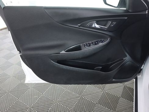 Used 2024 Chevrolet Malibu LT image 19