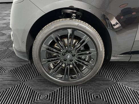 New 2025 Land Rover Range Rover Long Wheelbase SE image 14