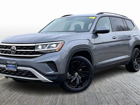 Used 2022 Volkswagen Atlas SE w/ Black Wheel Package image 3