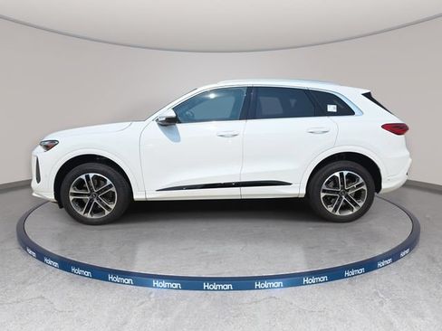 Certified 2025 Audi Q5 Premium w/ Convenience Package AWD/4WD image 8
