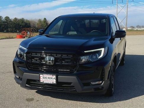 Used 2025 Honda Ridgeline Black Edition image 3