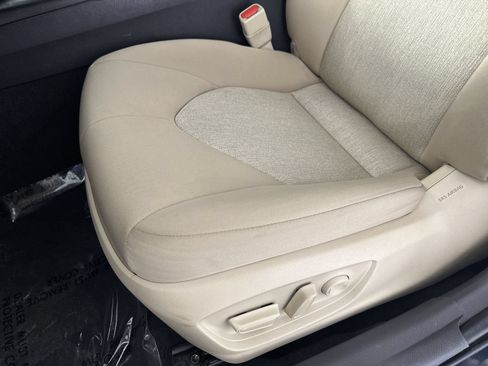 Used 2021 Toyota Camry LE FWD image 12