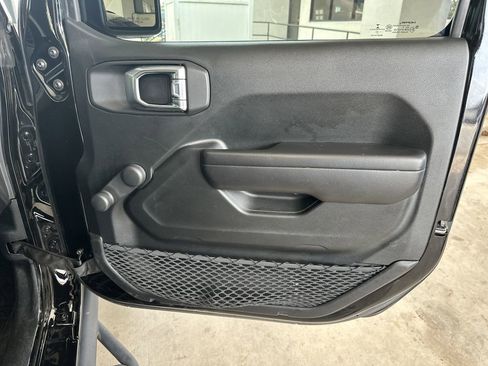 Used 2021 Jeep Wrangler Unlimited Sport image 31