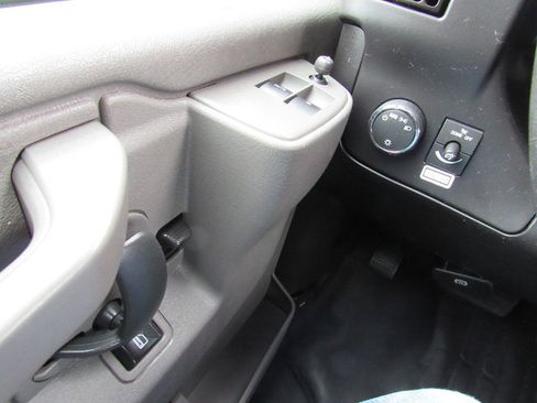 Used 2021 GMC Savana 3500 Extended w/ Power Convenience Package RWD image 32