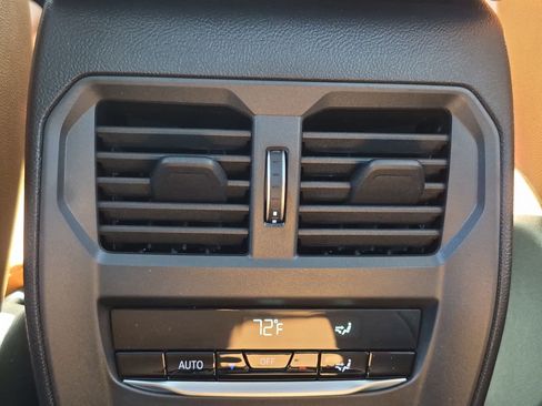 New 2026 BMW 330i Sedan w/ M Sport Package RWD image 32