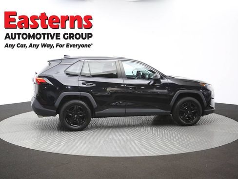 Used 2022 Toyota RAV4 LE AWD/4WD image 43