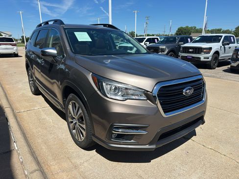 Used 2022 Subaru Ascent Touring AWD/4WD image 2