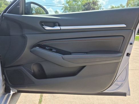 Certified 2023 Nissan Altima 2.5 SR w/ SR Premium Package AWD/4WD image 36