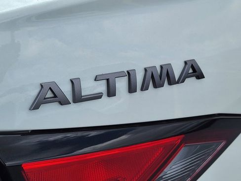 New 2025 Nissan Altima 2.5 SV image 9