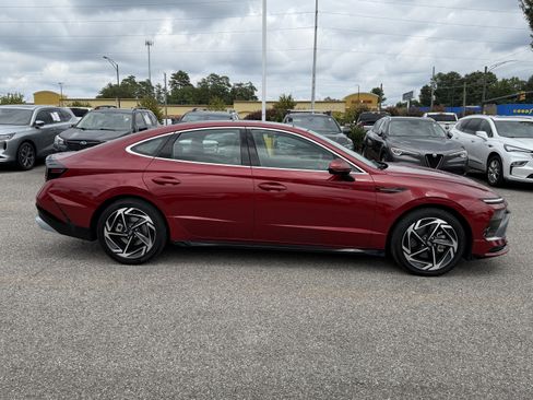 Used 2024 Hyundai Sonata SEL w/ Convenience Package FWD image 10