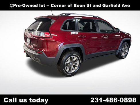 Used 2019 Jeep Cherokee Trailhawk w/ Cold Weather Group image 5
