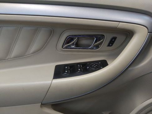 Used 2017 Ford Taurus SE FWD image 27