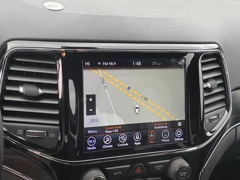 Used 2019 Jeep Grand Cherokee Limited image 22