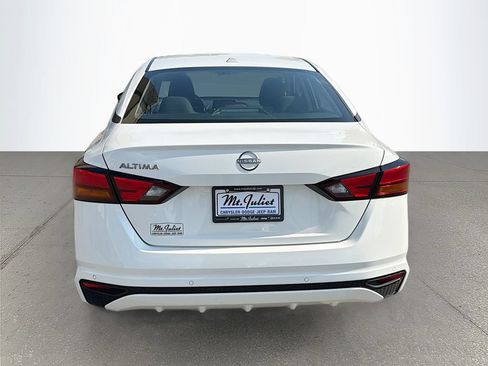 Used 2025 Nissan Altima 2.5 SV FWD image 5
