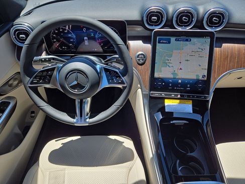 New 2025 Mercedes-Benz GLC 300 4MATIC image 14