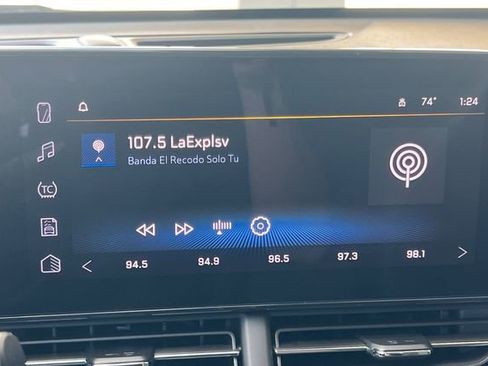 Used 2025 Chevrolet Trax LT w/ LT Convenience Package image 24