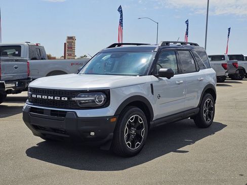 New 2026 Ford Bronco Sport Outer Banks w/ Outer Banks Tech Package+ AWD/4WD image 4