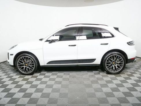 Certified 2019 Porsche Macan image 2