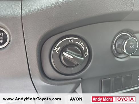 Used 2023 Nissan Frontier SV AWD/4WD image 24