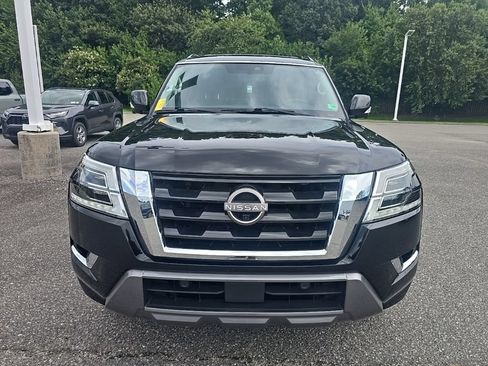 Used 2022 Nissan Armada SL w/ Captain's Chairs Package RWD image 2