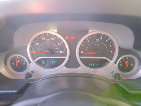 Used 2010 Jeep Wrangler Unlimited Sport image 35