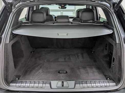 Used 2025 Land Rover Range Rover Sport SE AWD/4WD image 21
