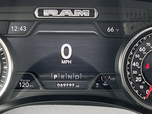 Used 2019 RAM 1500 Laramie AWD/4WD image 13