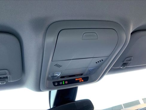 Used 2025 Chevrolet Blazer LT image 28